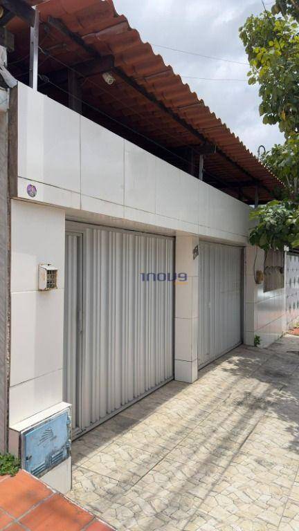 Casa, 4 quartos, 210 m² - Foto 1