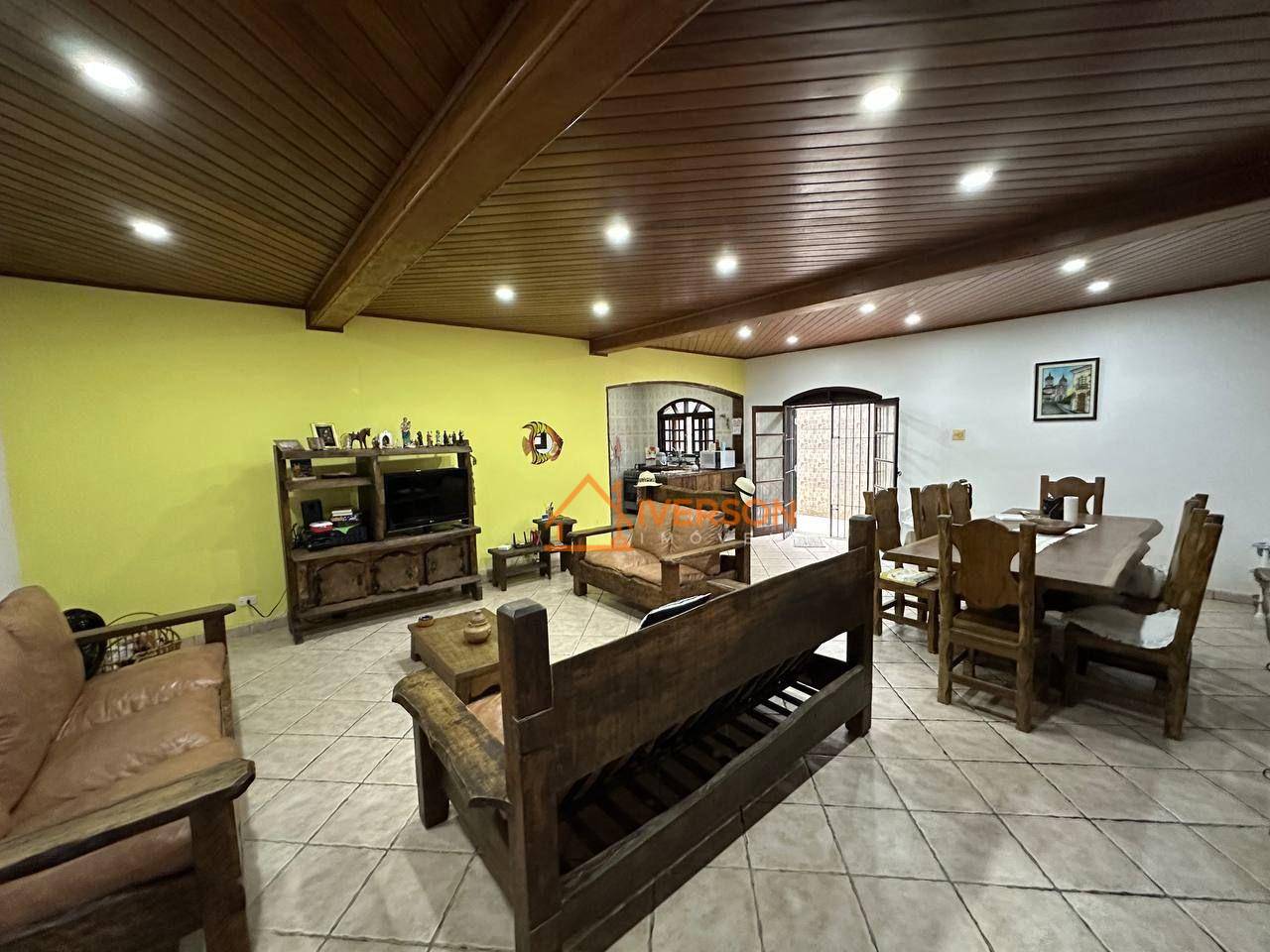 Casa, 3 quartos, 170 m² - Foto 1