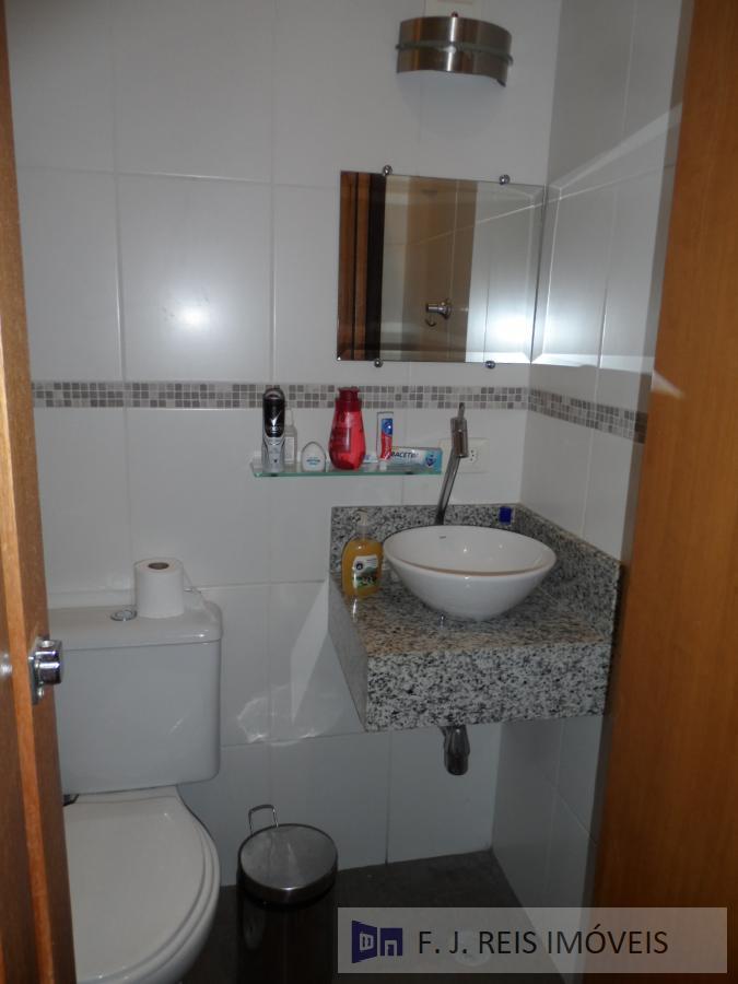 Casa à venda com 2 quartos, 200m² - Foto 8