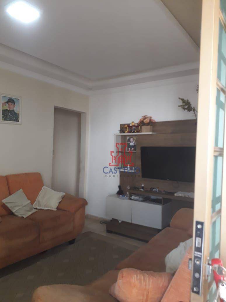 Casa à venda com 3 quartos, 140m² - Foto 2