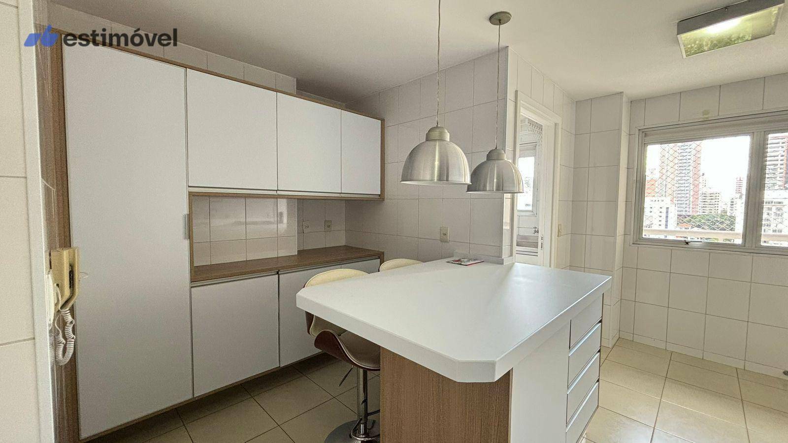 Apartamento para alugar com 3 quartos, 135m² - Foto 17