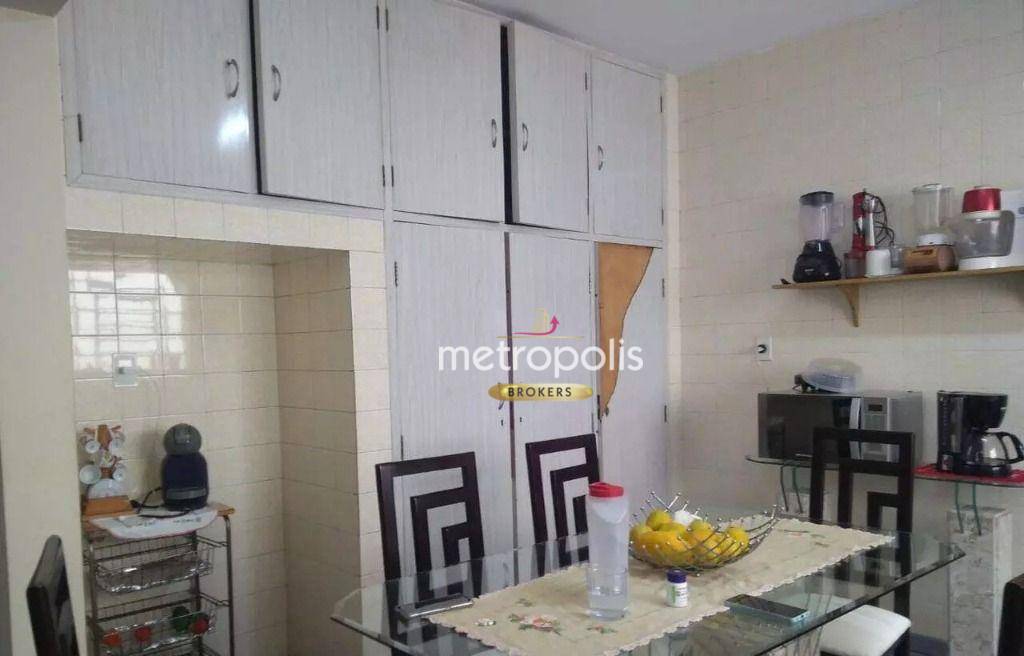 Casa para alugar com 3 quartos, 200m² - Foto 1