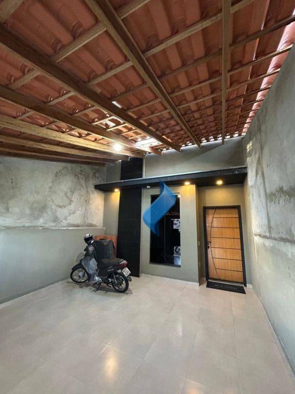 Casa à venda com 2 quartos, 76m² - Foto 2