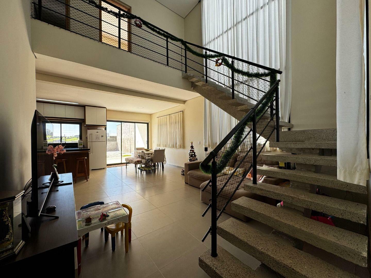 Casa de Condomínio à venda com 3 quartos, 218m² - Foto 1