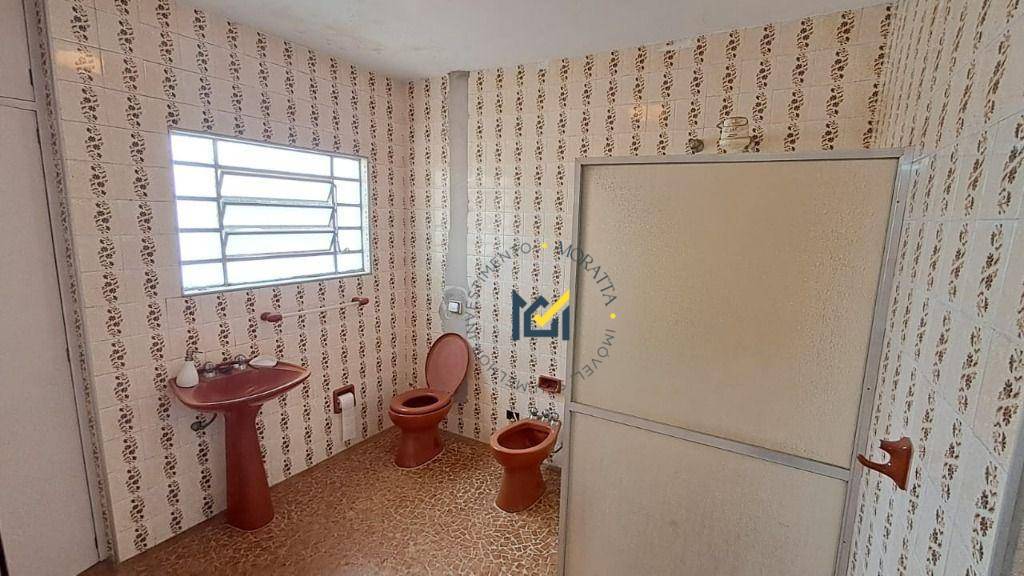 Casa para alugar com 3 quartos, 450m² - Foto 4
