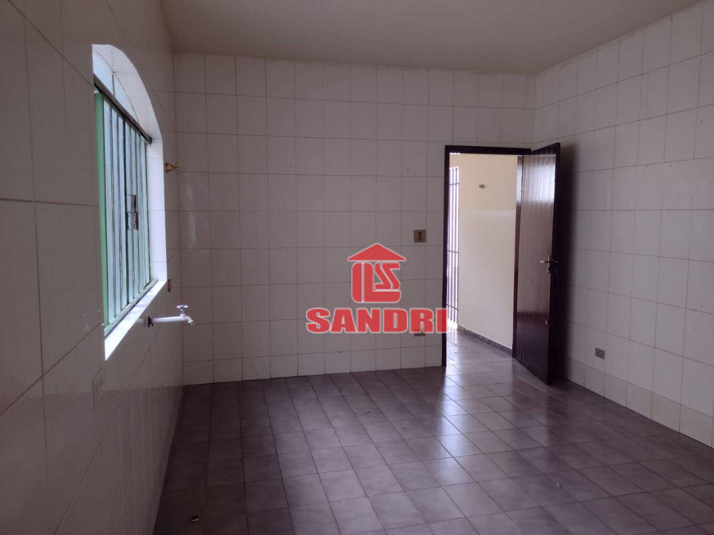 Casa para alugar com 3 quartos, 200m² - Foto 13