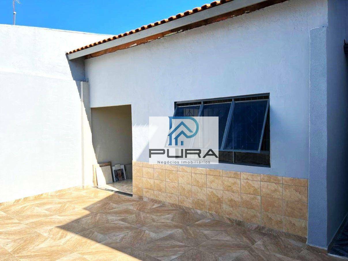 Casa à venda com 3 quartos, 91m² - Foto 1