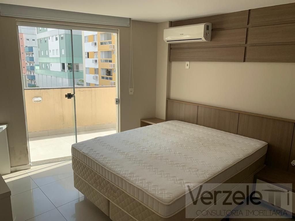 Apartamento para alugar com 3 quartos, 170m² - Foto 11