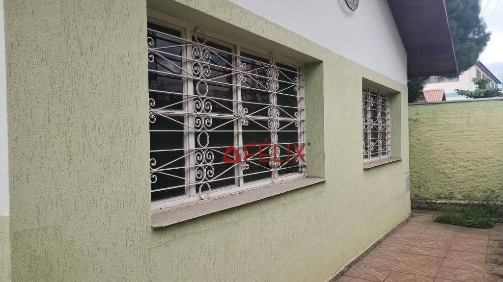 Casa à venda e aluguel com 4 quartos, 262m² - Foto 1