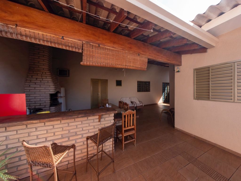 Casa à venda com 5 quartos, 190m² - Foto 56