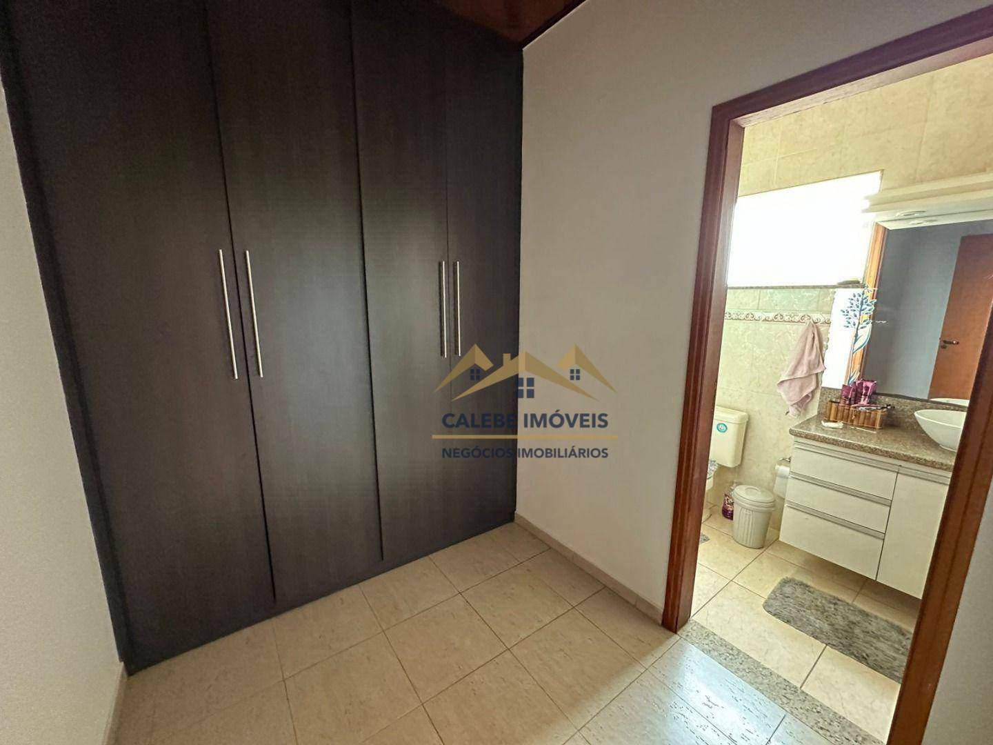 Casa à venda com 4 quartos, 209m² - Foto 13