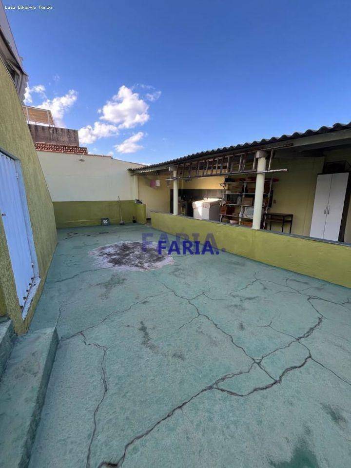 Casa à venda com 4 quartos, 230m² - Foto 14