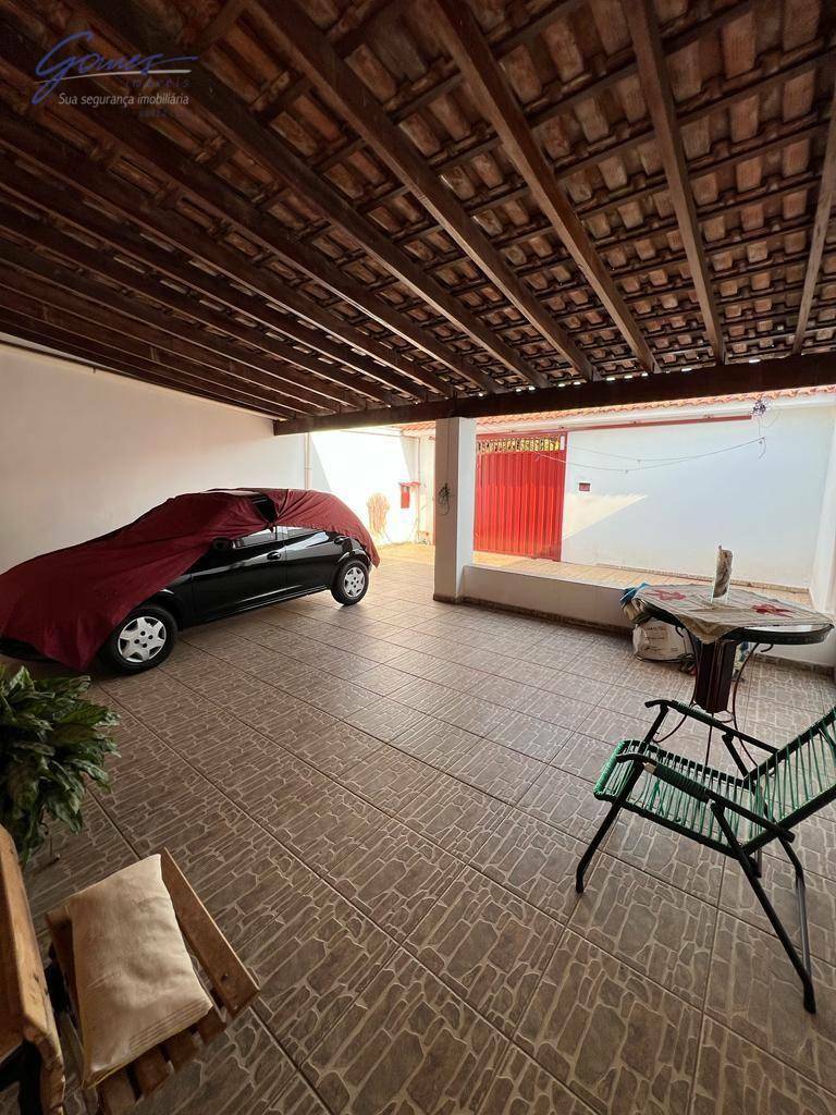 Casa à venda com 2 quartos, 88m² - Foto 1