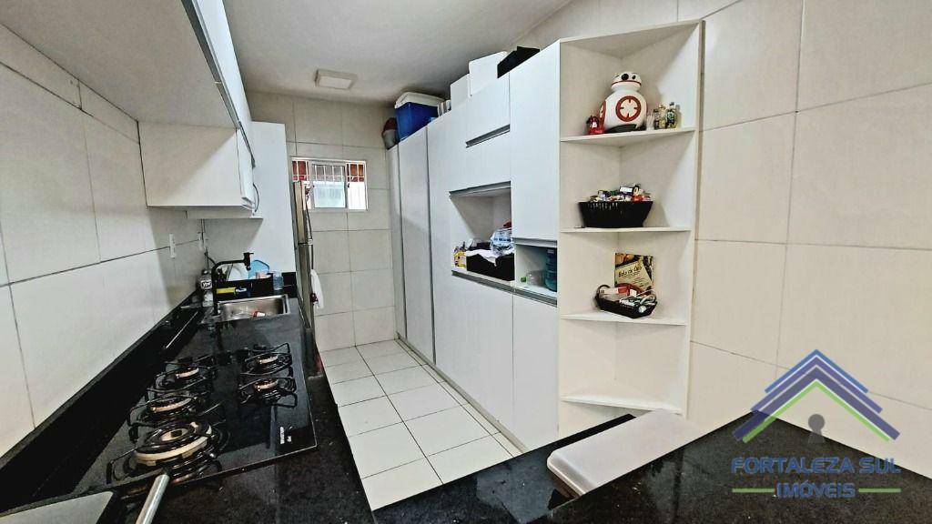 Casa à venda com 3 quartos, 87m² - Foto 5