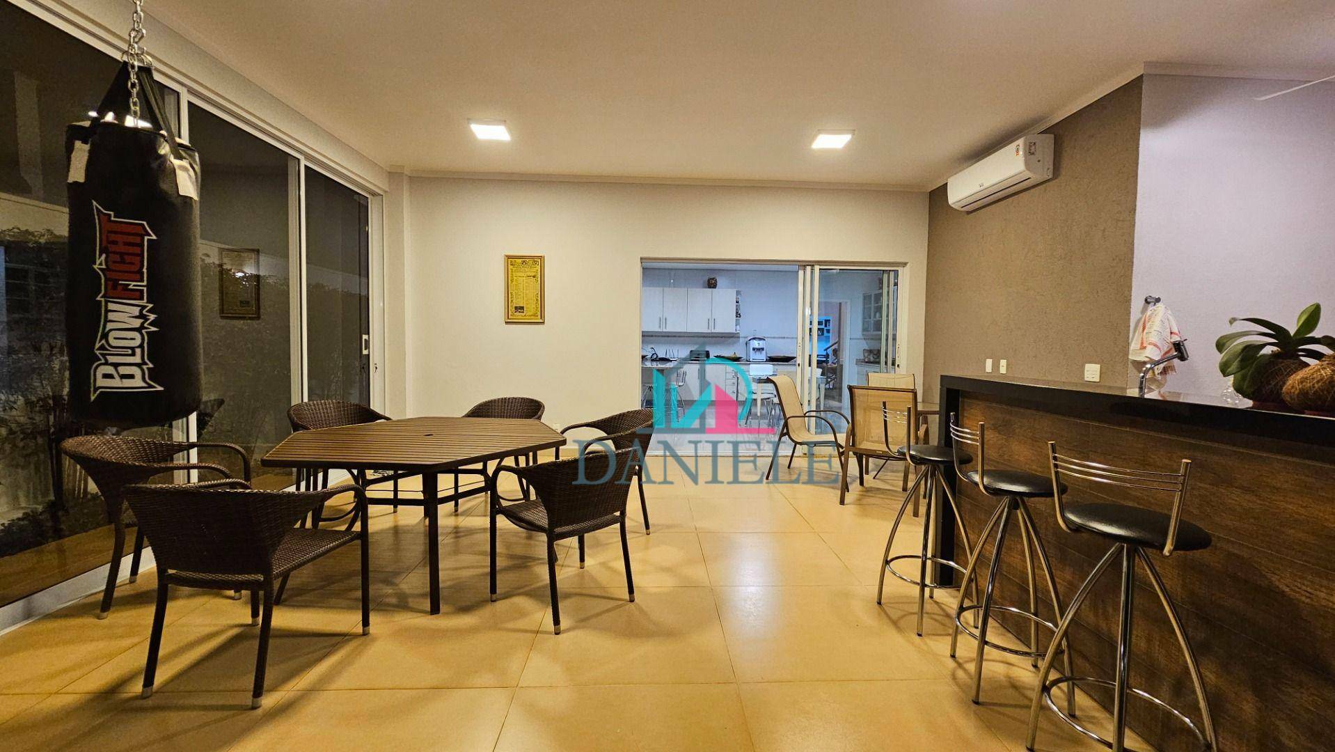 Casa de Condomínio à venda com 4 quartos, 322m² - Foto 16