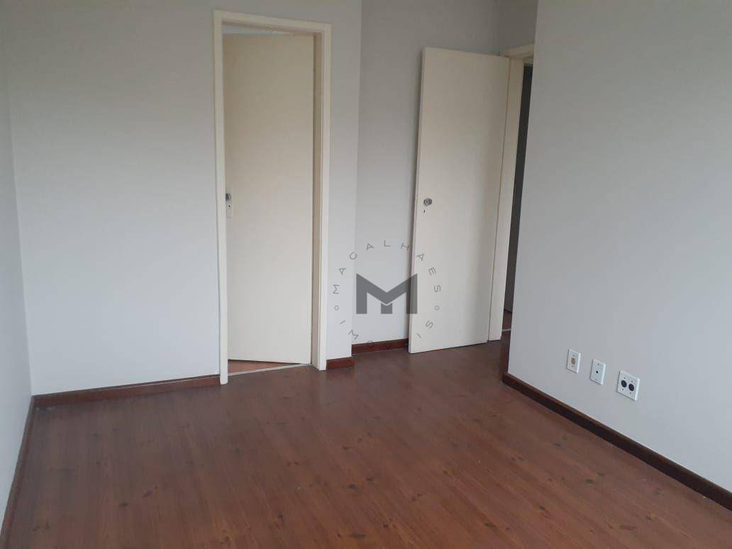 Apartamento à venda com 2 quartos, 75m² - Foto 3