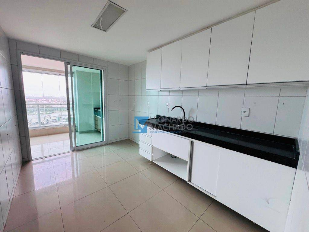 Apartamento à venda com 3 quartos, 133m² - Foto 4