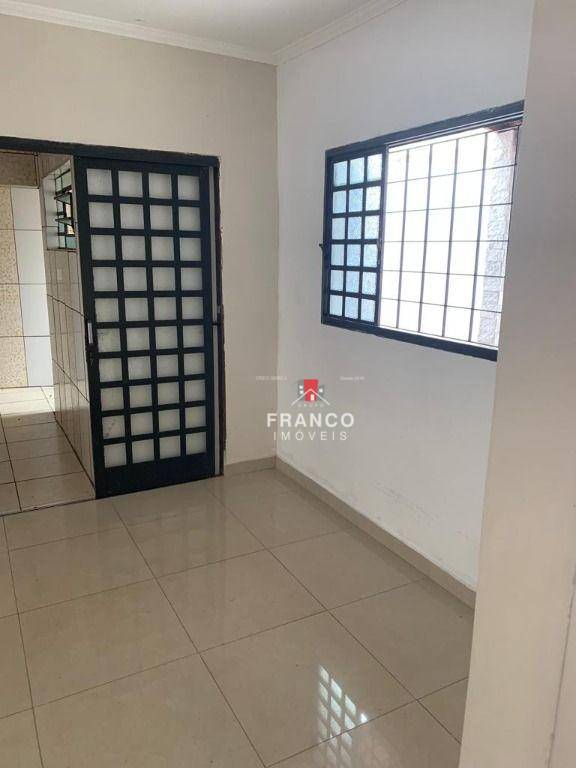 Casa à venda com 4 quartos, 190m² - Foto 9