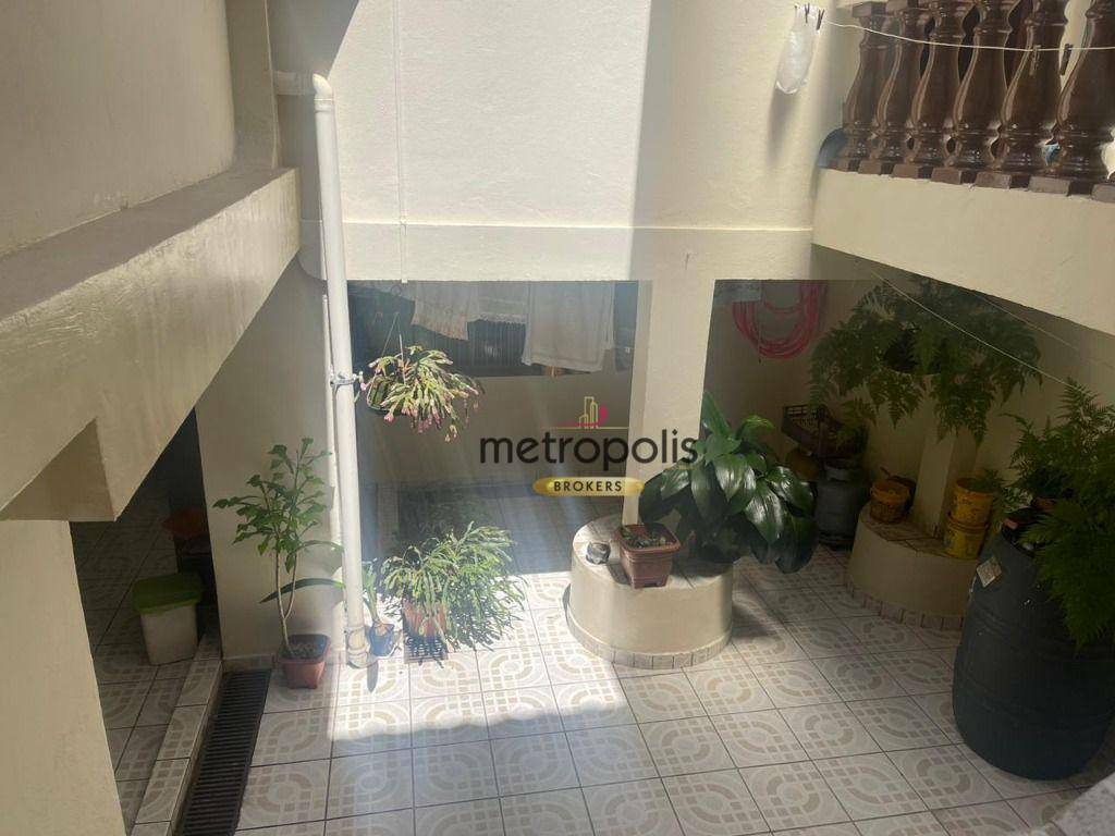 Casa à venda com 3 quartos, 240m² - Foto 10