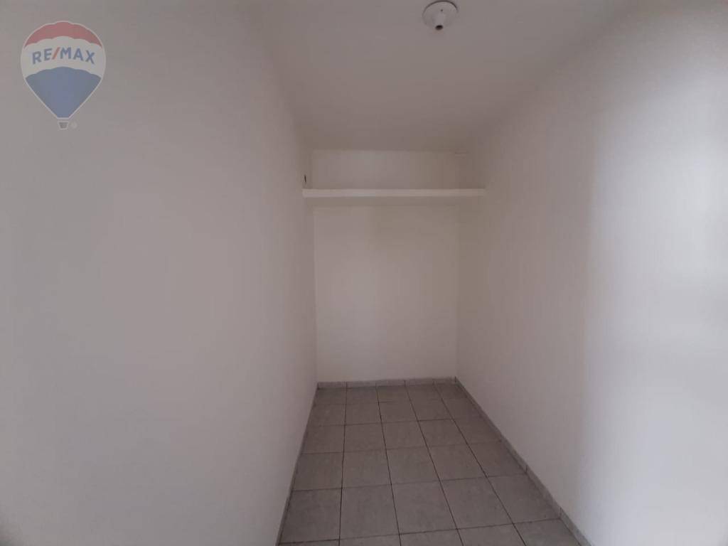 Apartamento para alugar com 2 quartos, 90m² - Foto 12