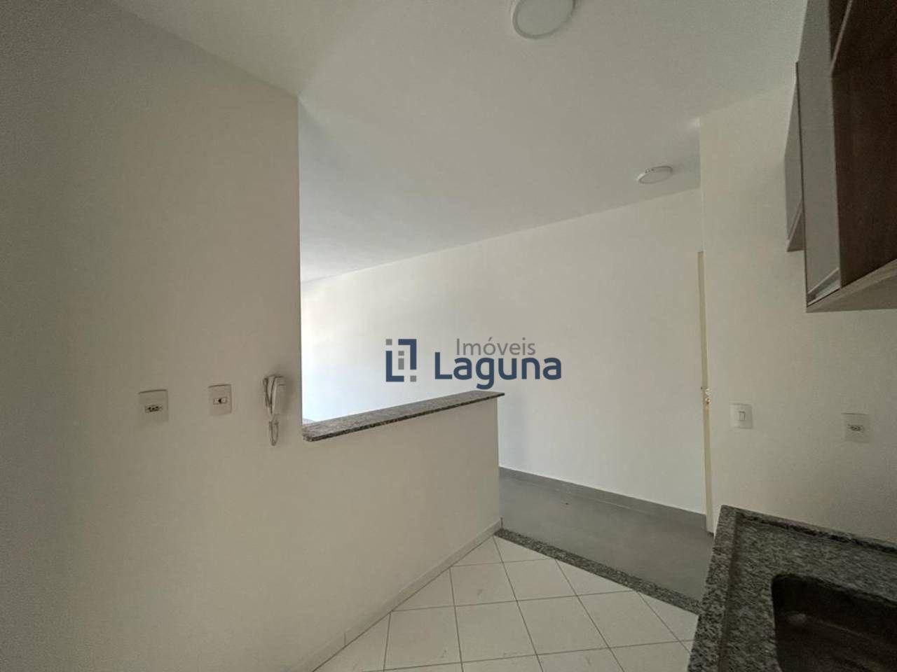 Apartamento para alugar com 3 quartos, 84m² - Foto 10