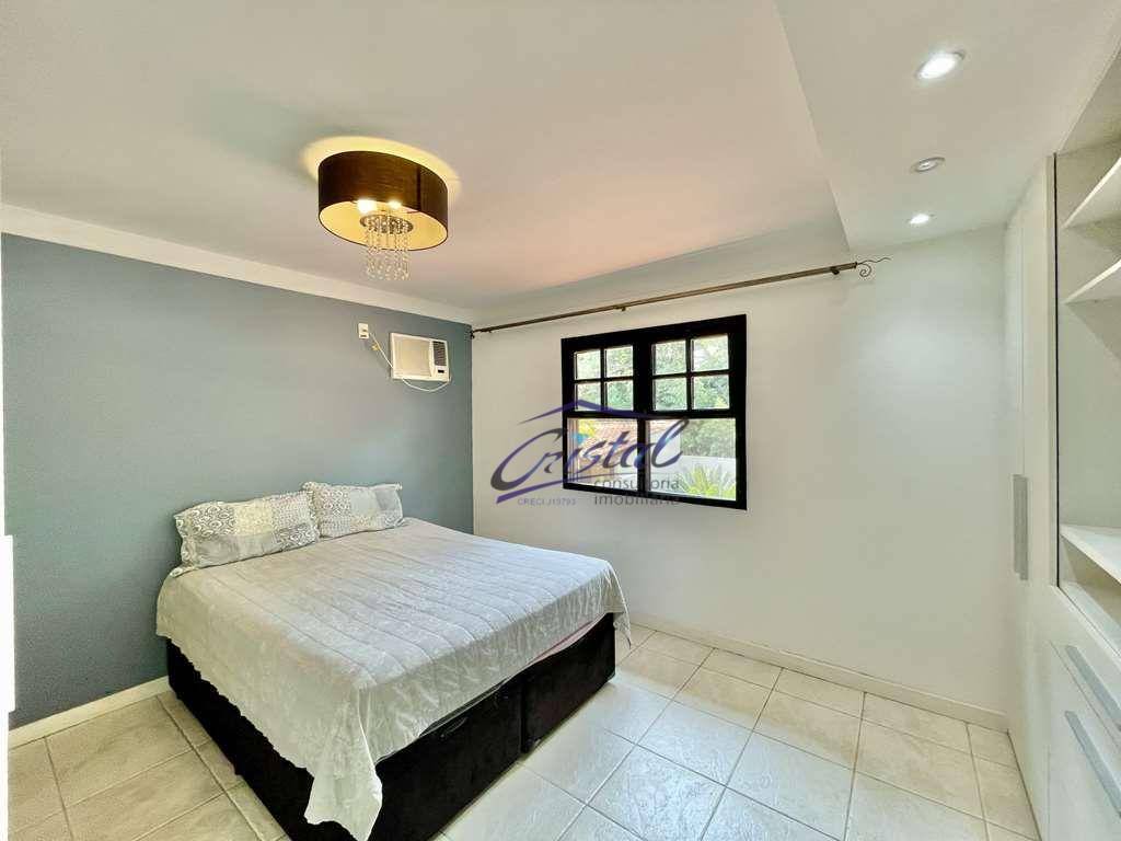 Casa à venda com 4 quartos, 250m² - Foto 28