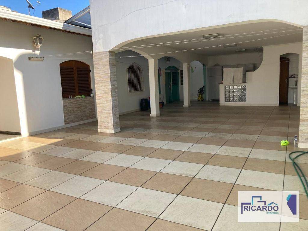 Casa à venda e aluguel com 3 quartos, 298m² - Foto 29