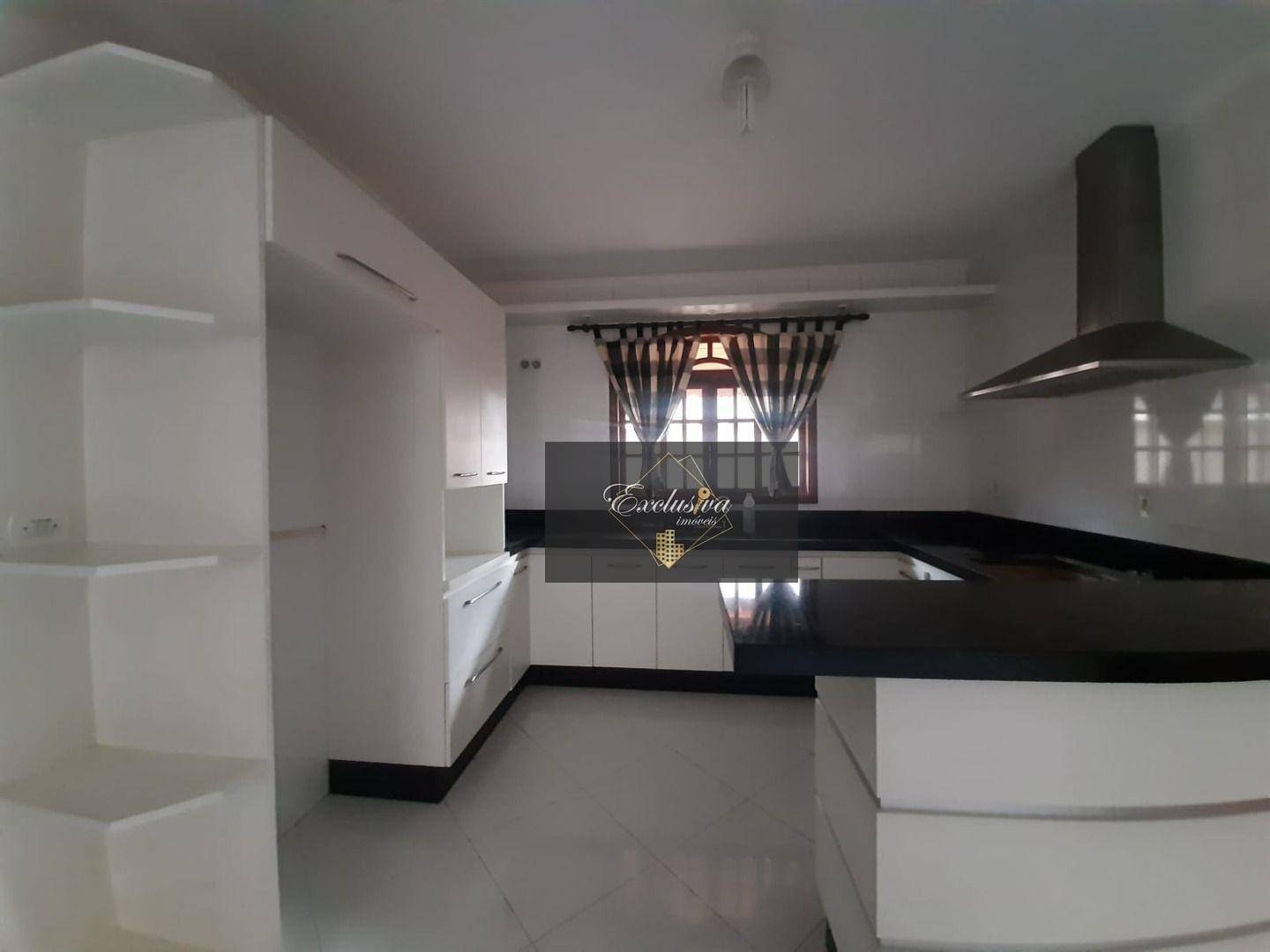 Casa, 3 quartos, 244 m² - Foto 4