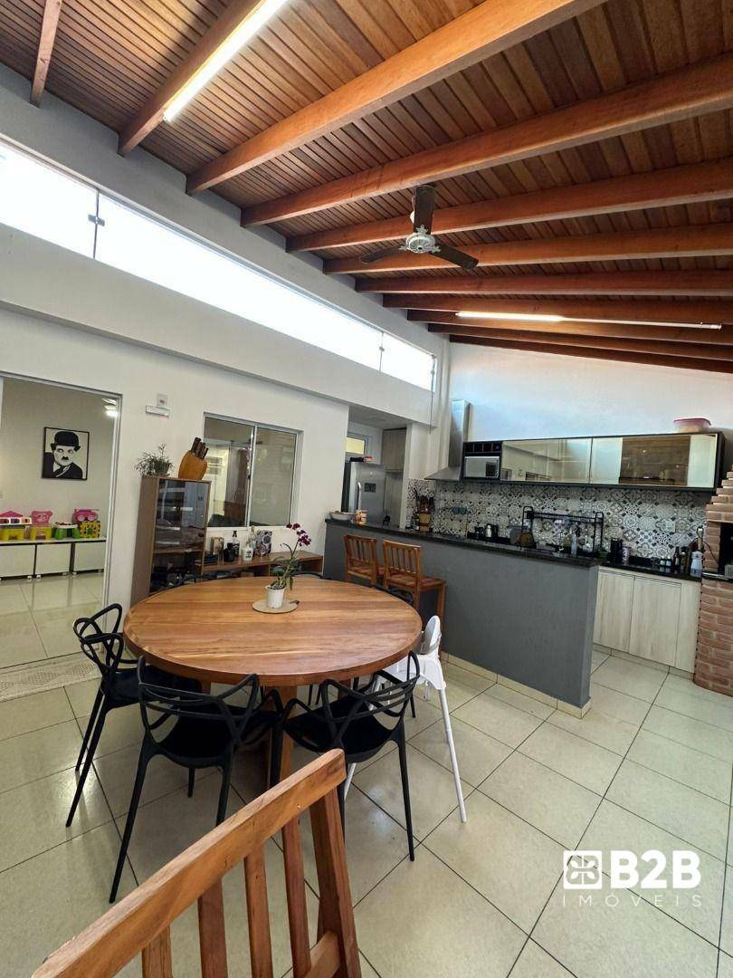 Casa à venda com 3 quartos, 125m² - Foto 13
