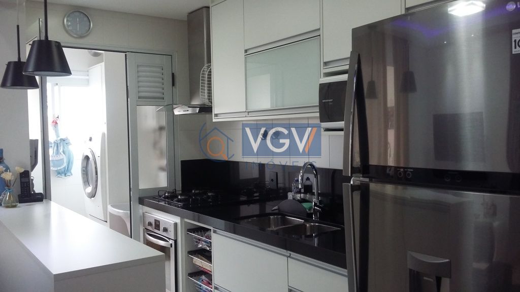 Apartamento à venda com 2 quartos, 65m² - Foto 2