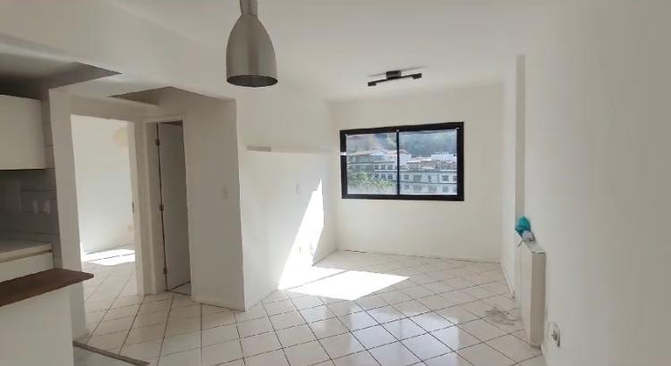 Apartamento à venda com 1 quarto, 55m² - Foto 2