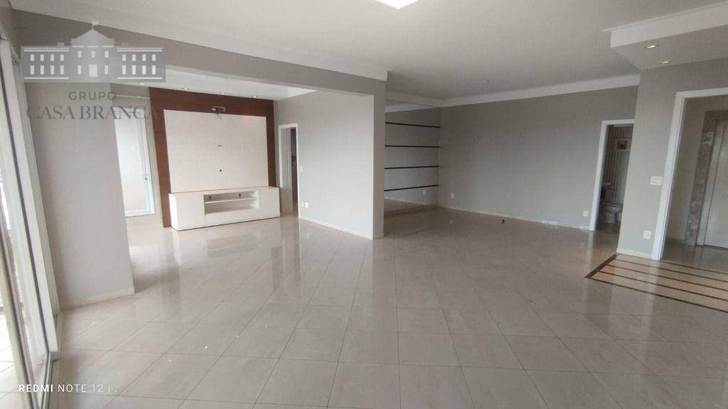 Apartamento para alugar com 3 quartos, 320m² - Foto 4