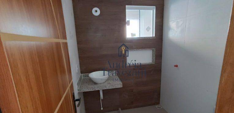 Casa à venda com 2 quartos, 75m² - Foto 8