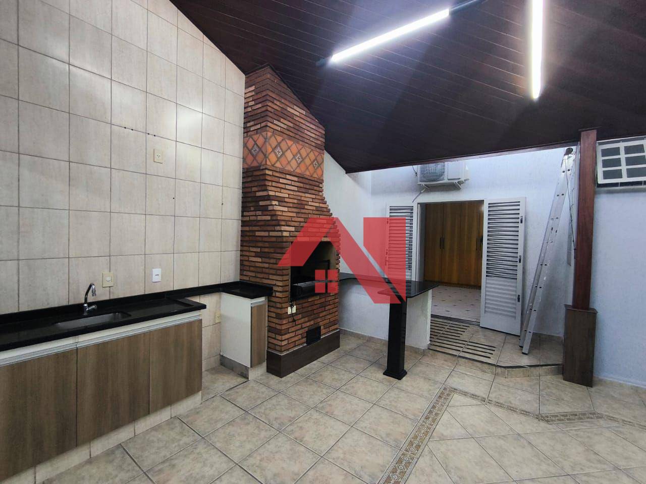 Casa à venda e aluguel com 3 quartos, 218m² - Foto 28