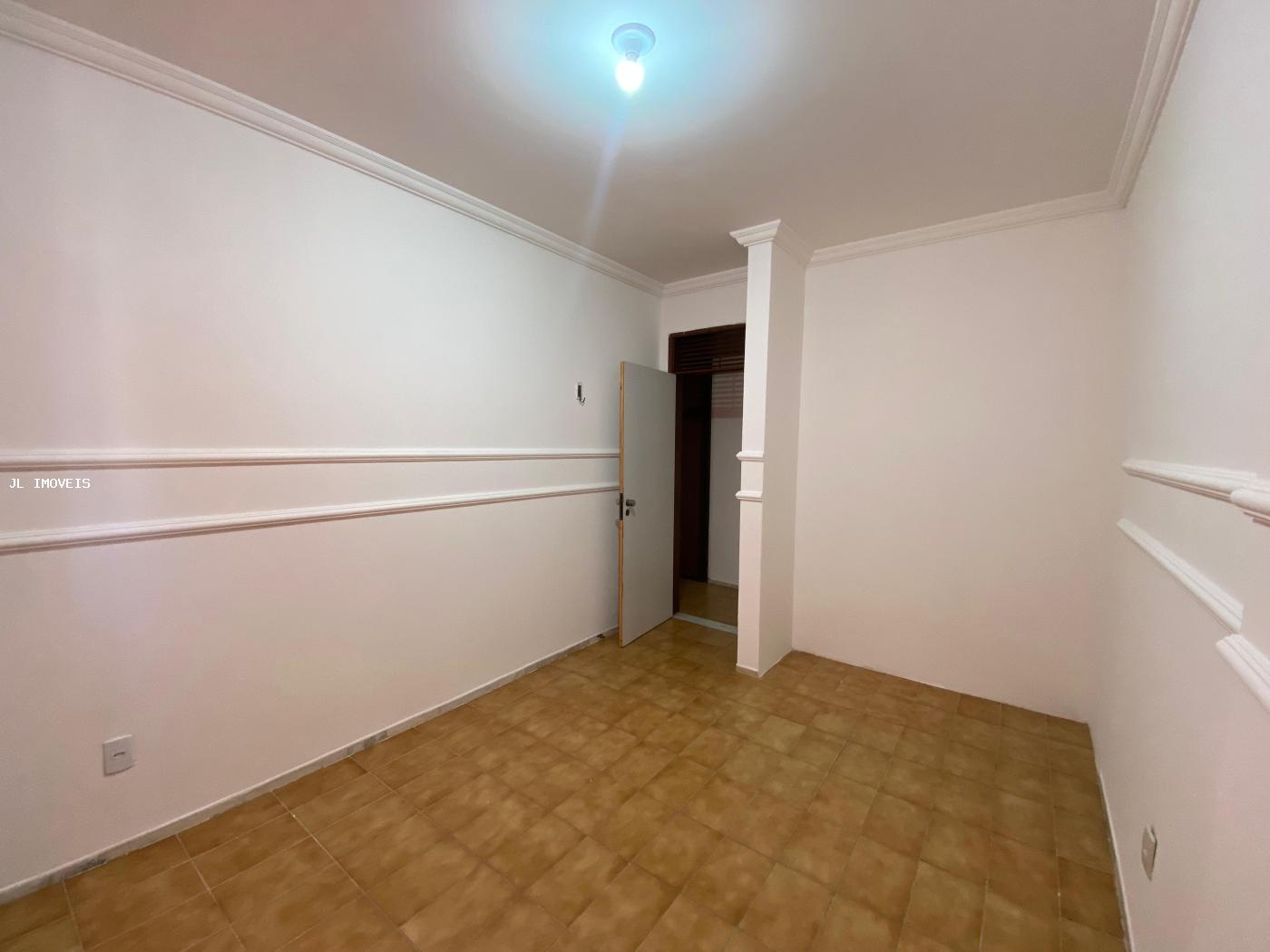 Apartamento para alugar com 3 quartos, 187m² - Foto 11