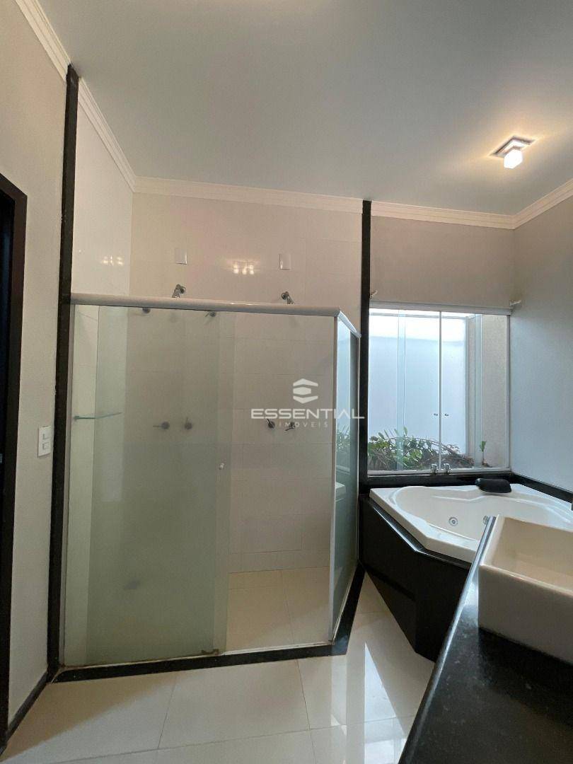 Casa de Condomínio à venda com 3 quartos, 220m² - Foto 40