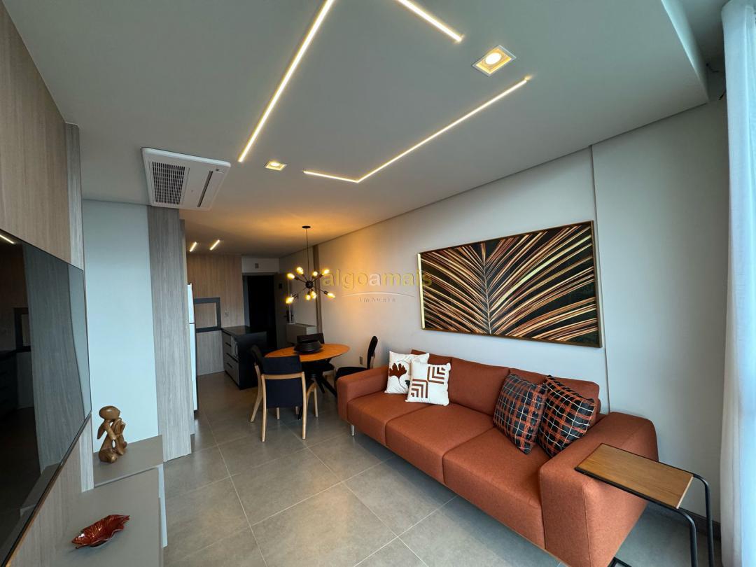 Apartamento à venda com 2 quartos, 75m² - Foto 2