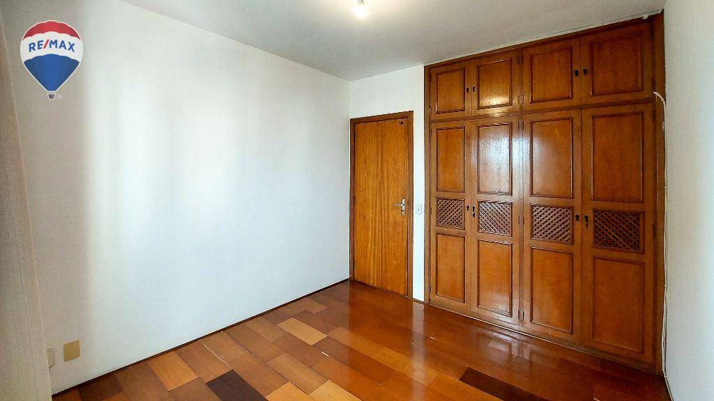 Apartamento para alugar com 3 quartos, 120m² - Foto 13