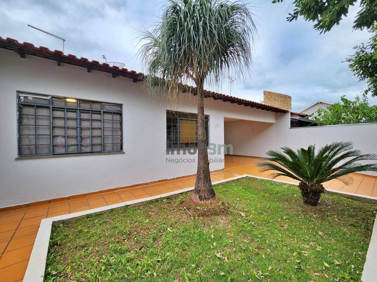 Casa para alugar com 3 quartos, 191m² - Foto 2