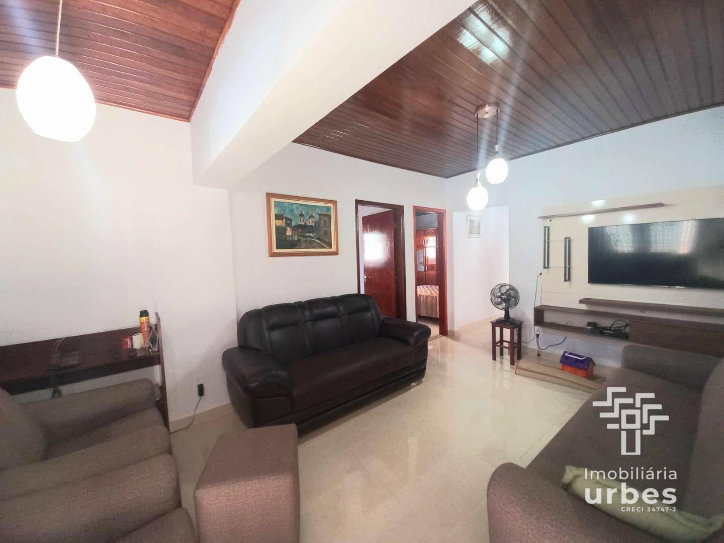 Casa à venda com 4 quartos, 280m² - Foto 1