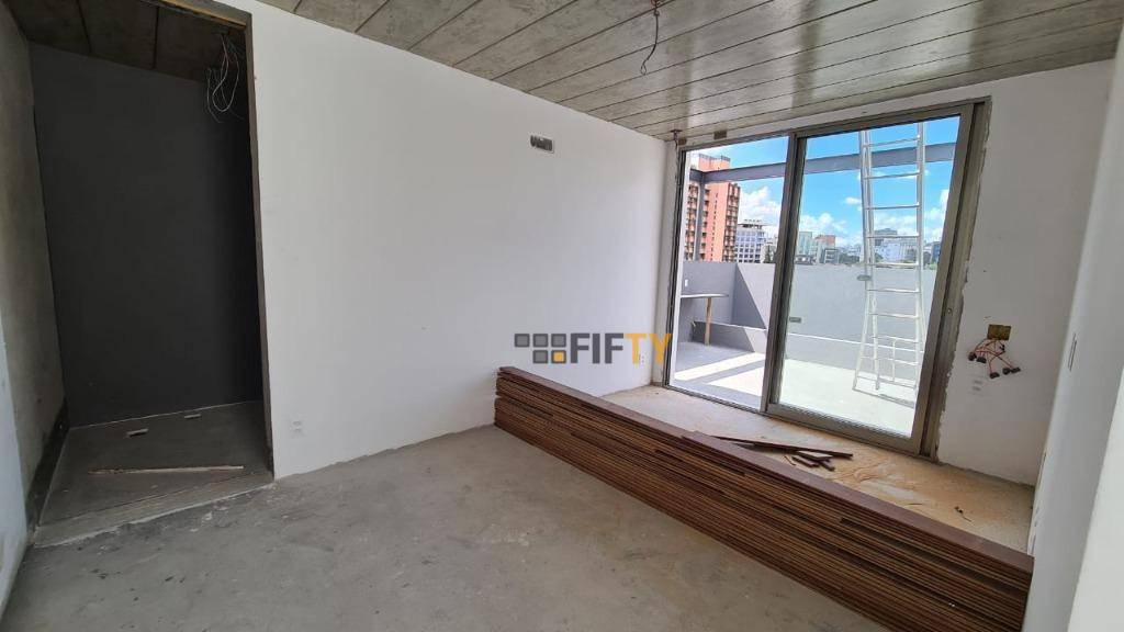 Casa à venda com 3 quartos, 300m² - Foto 25