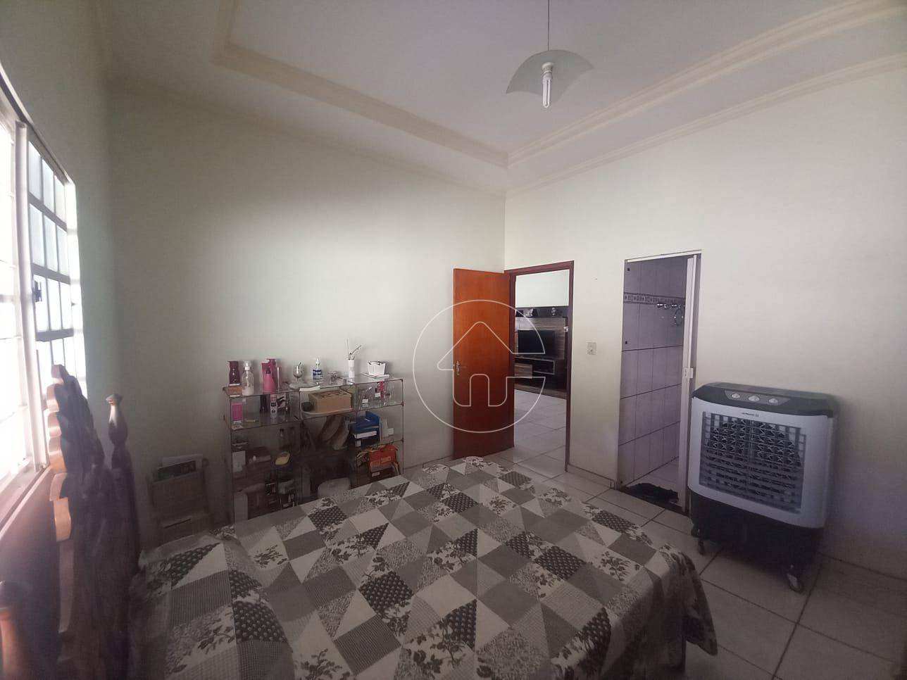 Casa à venda com 2 quartos, 200m² - Foto 16