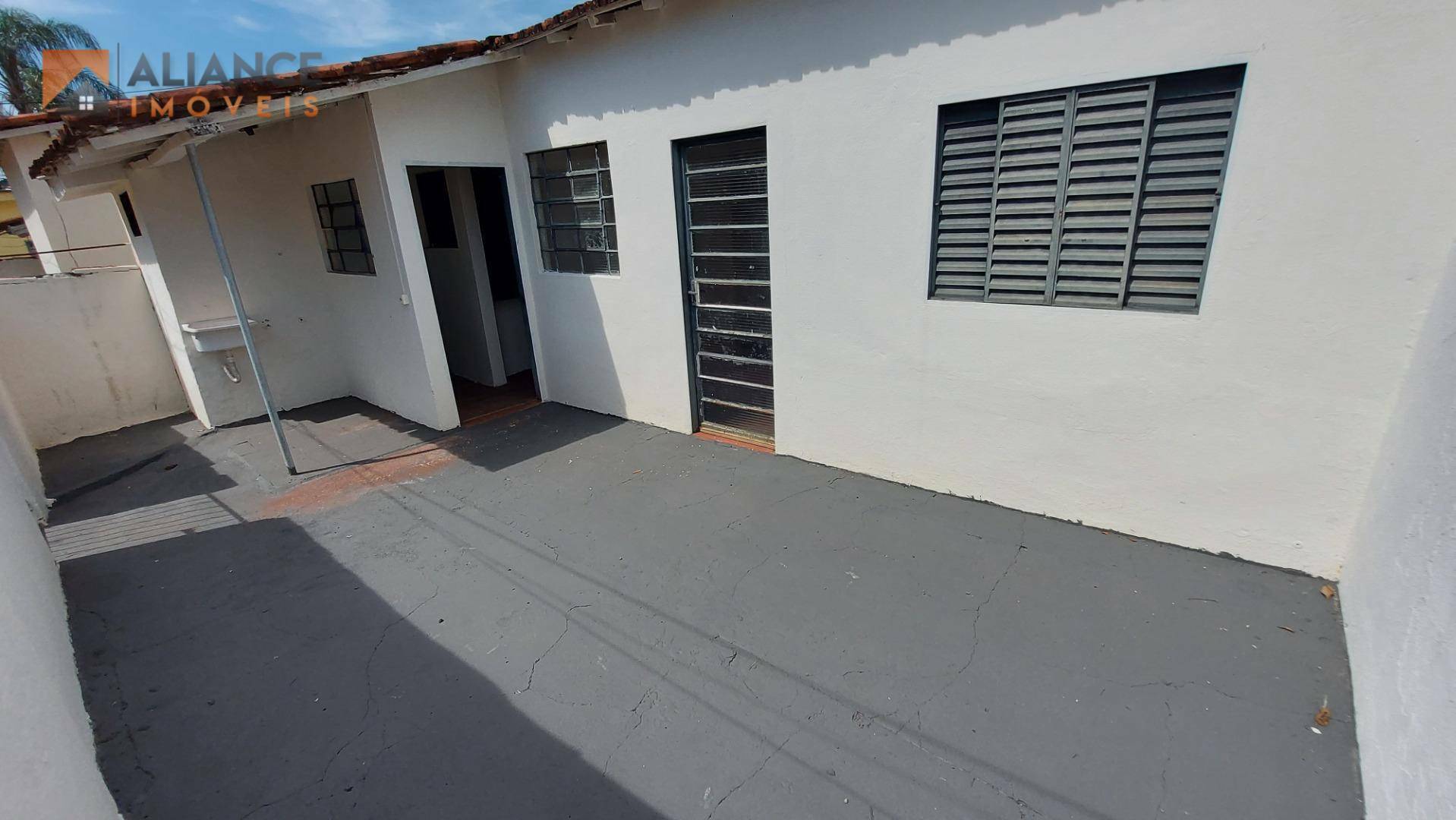 Casa para alugar com 1 quarto, 55m² - Foto 1