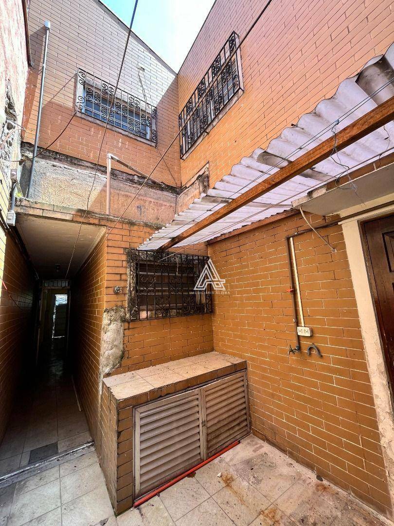 Sobrado à venda e aluguel com 3 quartos, 202m² - Foto 12