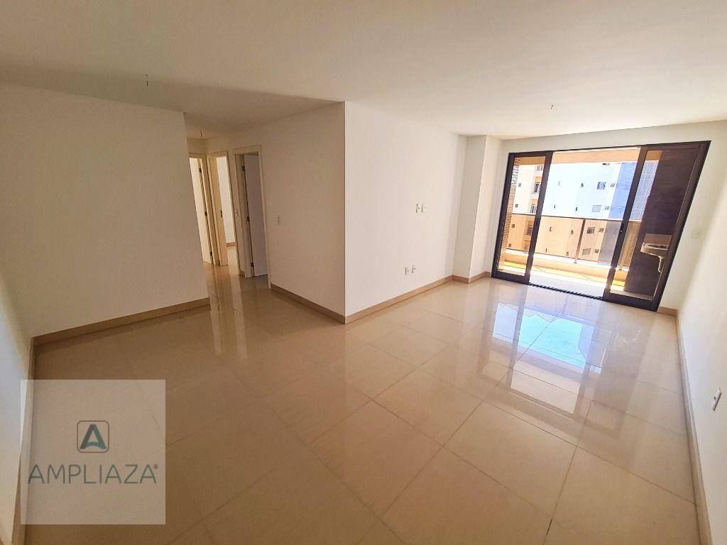 Apartamento à venda com 3 quartos, 113m² - Foto 3