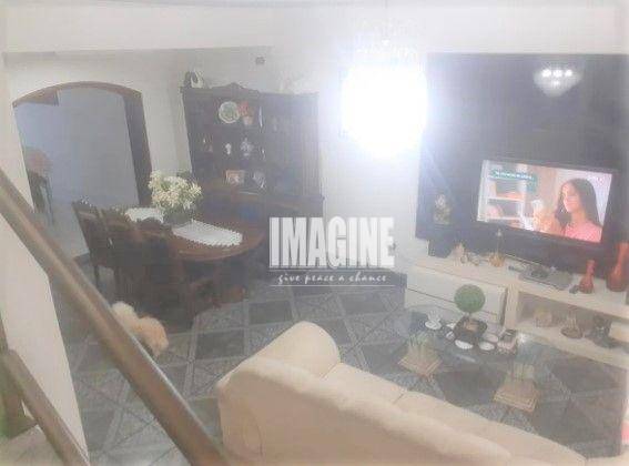 Sobrado à venda com 3 quartos, 200m² - Foto 3