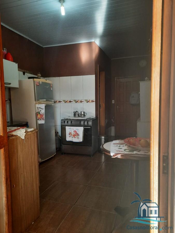 Casa à venda com 2 quartos, 180m² - Foto 3
