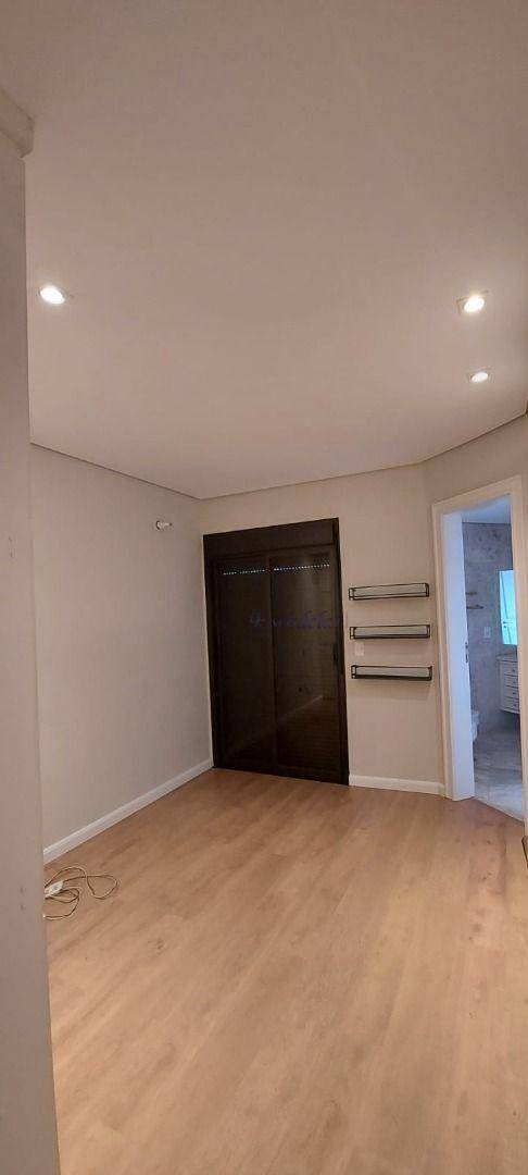 Apartamento à venda com 3 quartos, 240m² - Foto 10