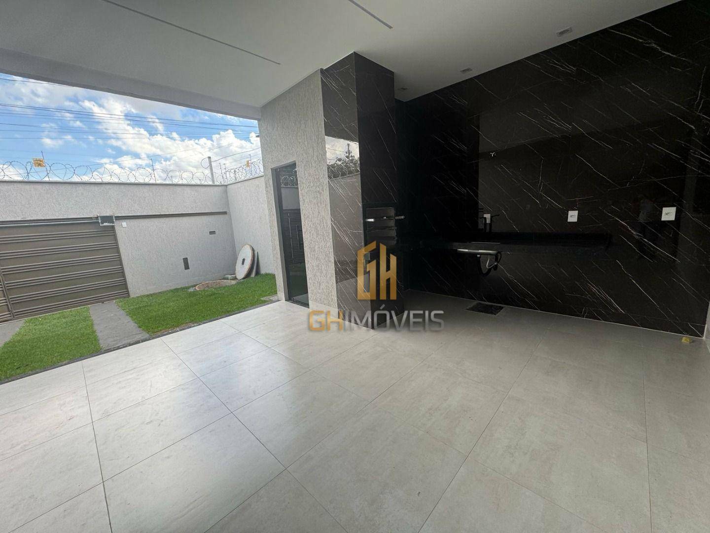 Casa à venda com 3 quartos, 130m² - Foto 2