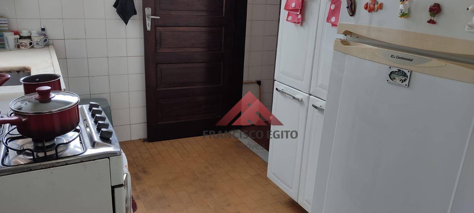 Casa à venda com 3 quartos, 90m² - Foto 17